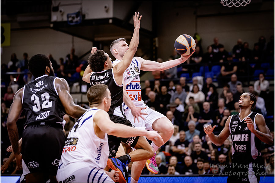Wervelend derde quarter volstaat voor gehavend Hubo Limburg United