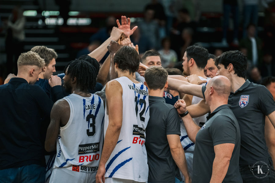 Geteisterd Hubo Limburg United knokt zich naar halve finale