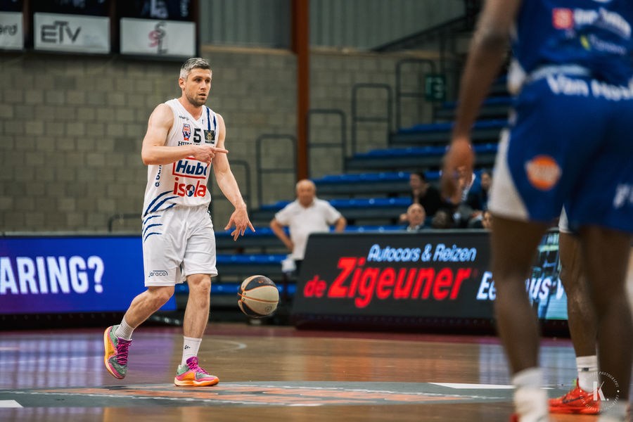 Maneblussers dwingen Hubo Limburg United tot belle