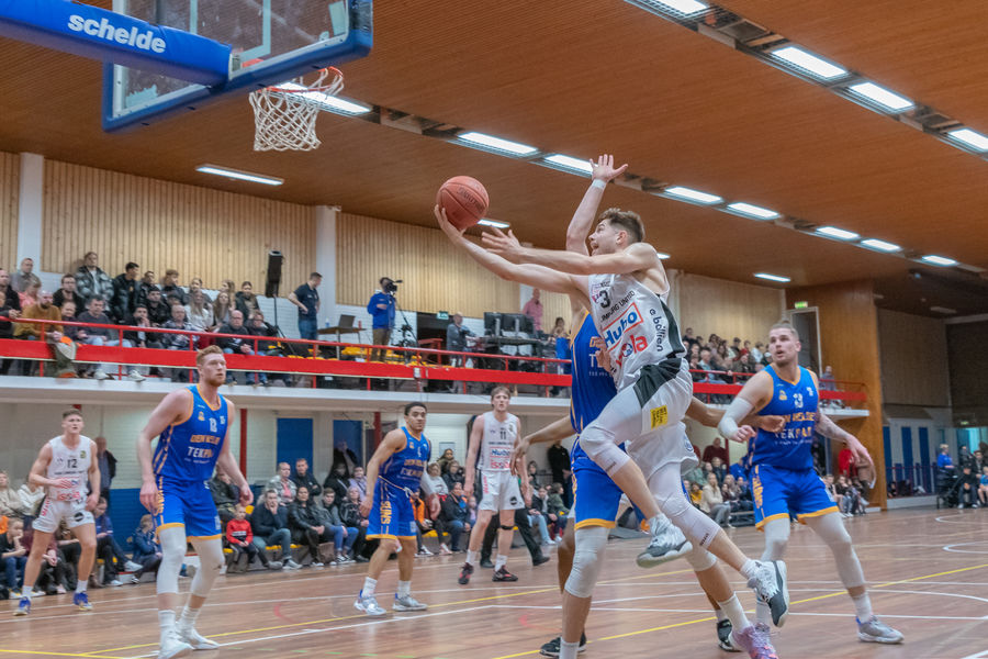 Hubo Limburg United zegeviert in Den Helder