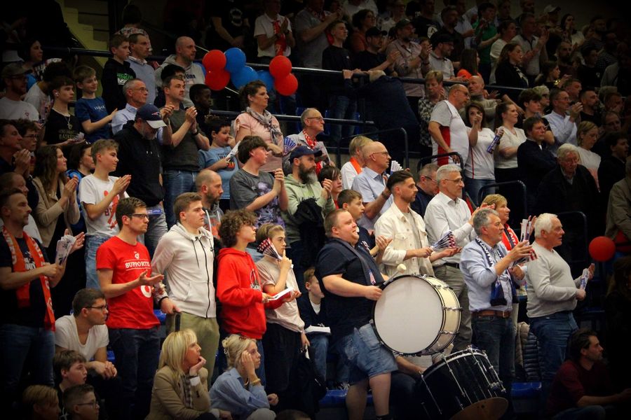 Hubo Limburg United boekt monsterzege en kent tegenstander in kwartfinale play-offs